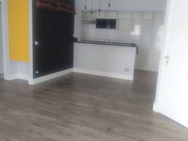 Venda em Vila Gumercindo - São Paulo