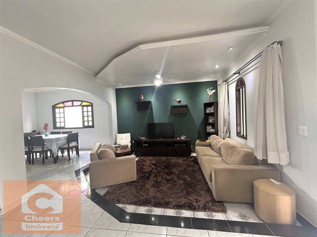 Casa, 4 quartos, 190 m² - Foto 1